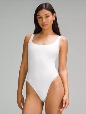 Lululemon Size Large Wundermost Ultra-Soft Nulu Square-Neck Sleeveless Bodysuit